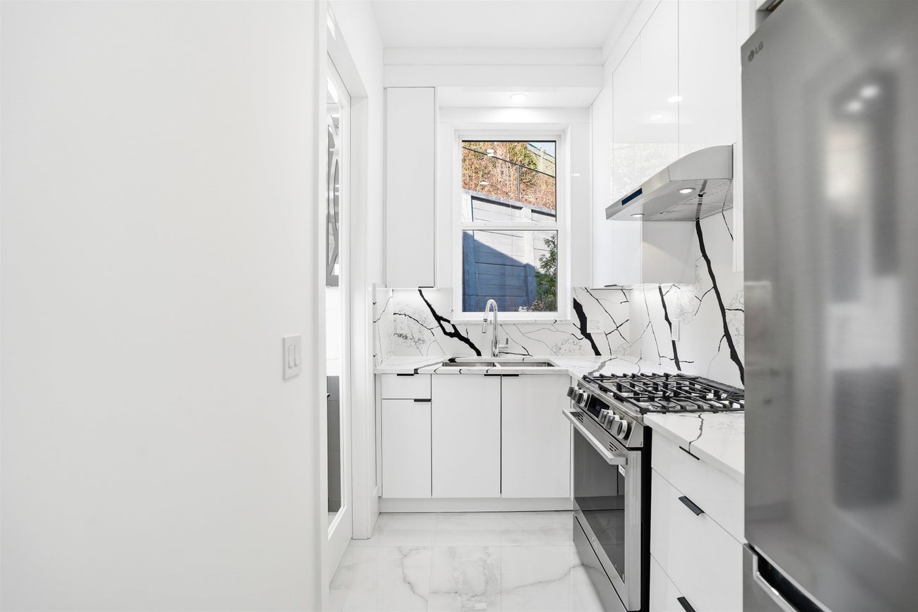 2263 Monashee Court - Coquitlam East Single Family Residence for Sale, 6 Bedrooms (R3085391)# - 14