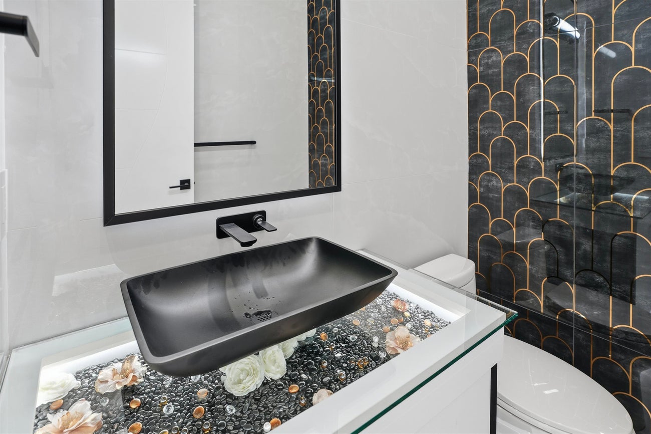 2263 Monashee Court - Coquitlam East Single Family Residence for Sale, 6 Bedrooms (R3085391)# - 15