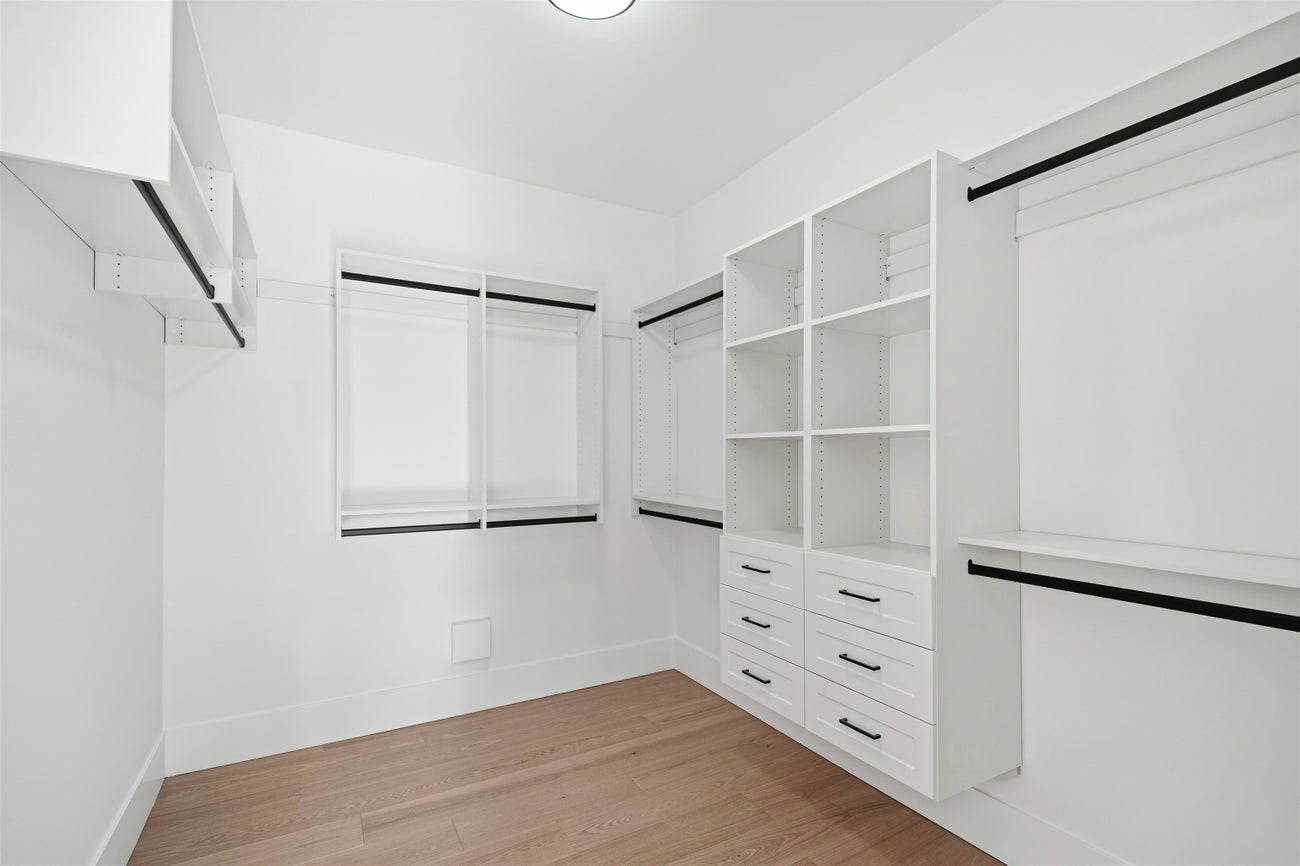 2263 Monashee Court - Coquitlam East Single Family Residence for Sale, 6 Bedrooms (R3085391)# - 20