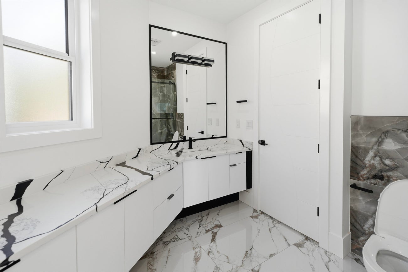 2263 Monashee Court - Coquitlam East Single Family Residence for Sale, 6 Bedrooms (R3085391)# - 22