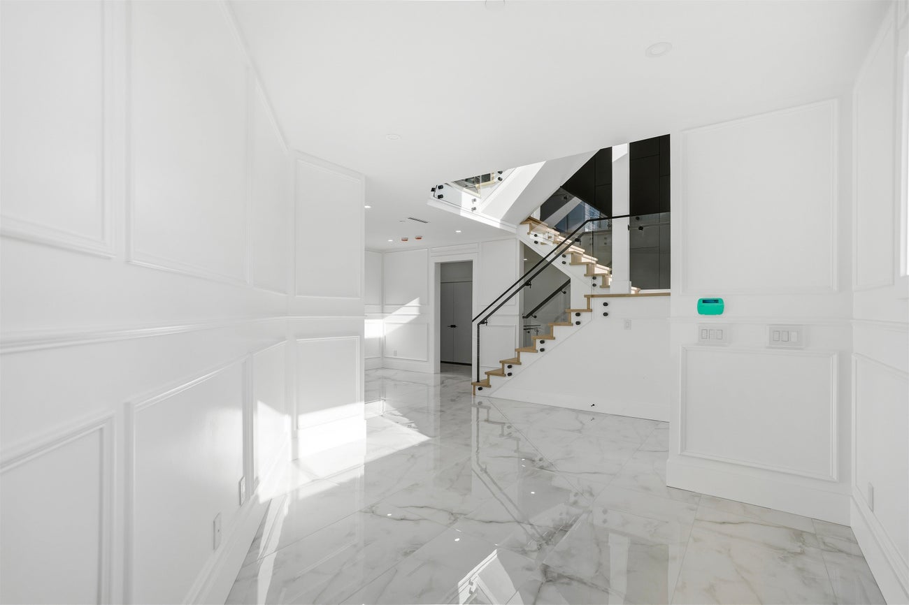 2263 Monashee Court - Coquitlam East Single Family Residence for Sale, 6 Bedrooms (R3085391)# - 25