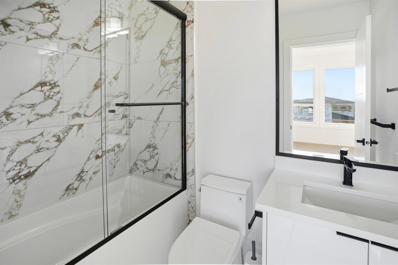 2263 Monashee Court - Coquitlam East Single Family Residence for Sale, 6 Bedrooms (R3085391)# - 30