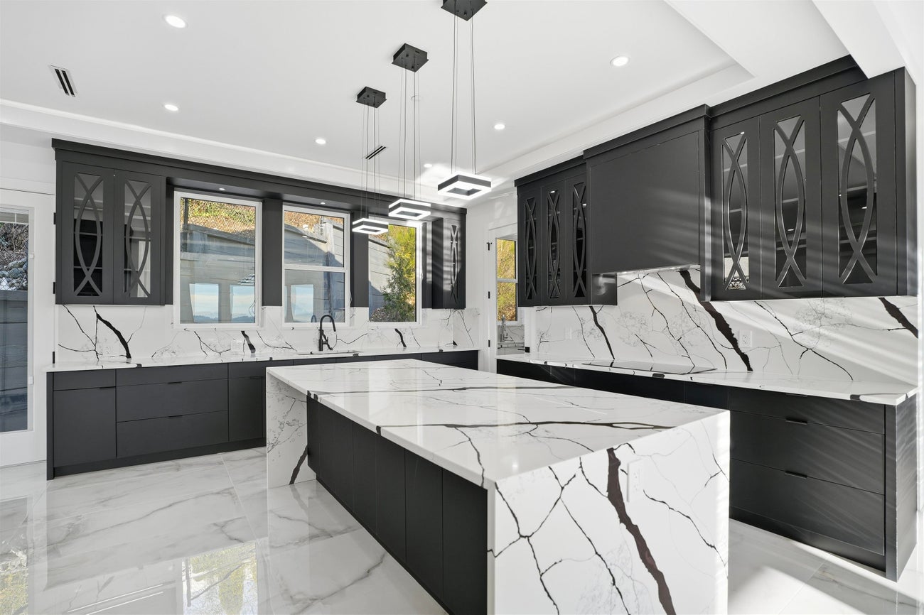 2263 Monashee Court - Coquitlam East Single Family Residence for Sale, 6 Bedrooms (R3085391)# - 8