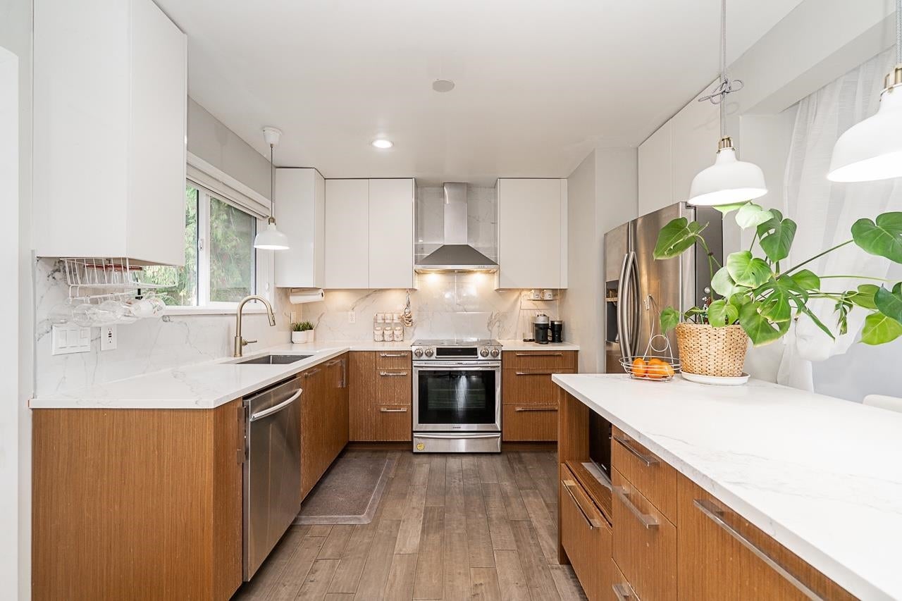 428 Midvale Street - Central Coquitlam Single Family Residence for Sale, 4 Bedrooms (R3085690)# - 12