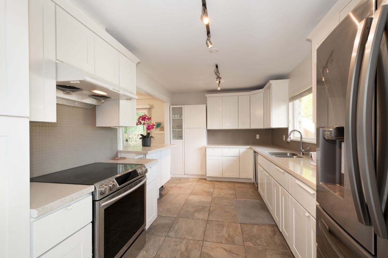 8240 Manson Drive - Government Road Single Family Residence for Sale, 5 Bedrooms (R3086640)# - 18