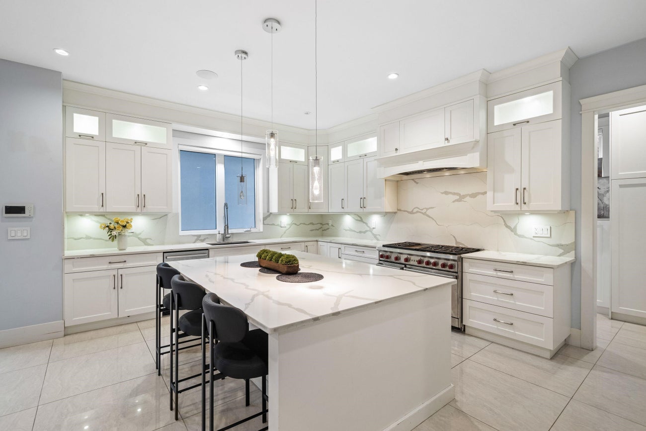 656 Blue Mountain Street - Coquitlam West Single Family Residence for Sale, 7 Bedrooms (R3086947)# - 15