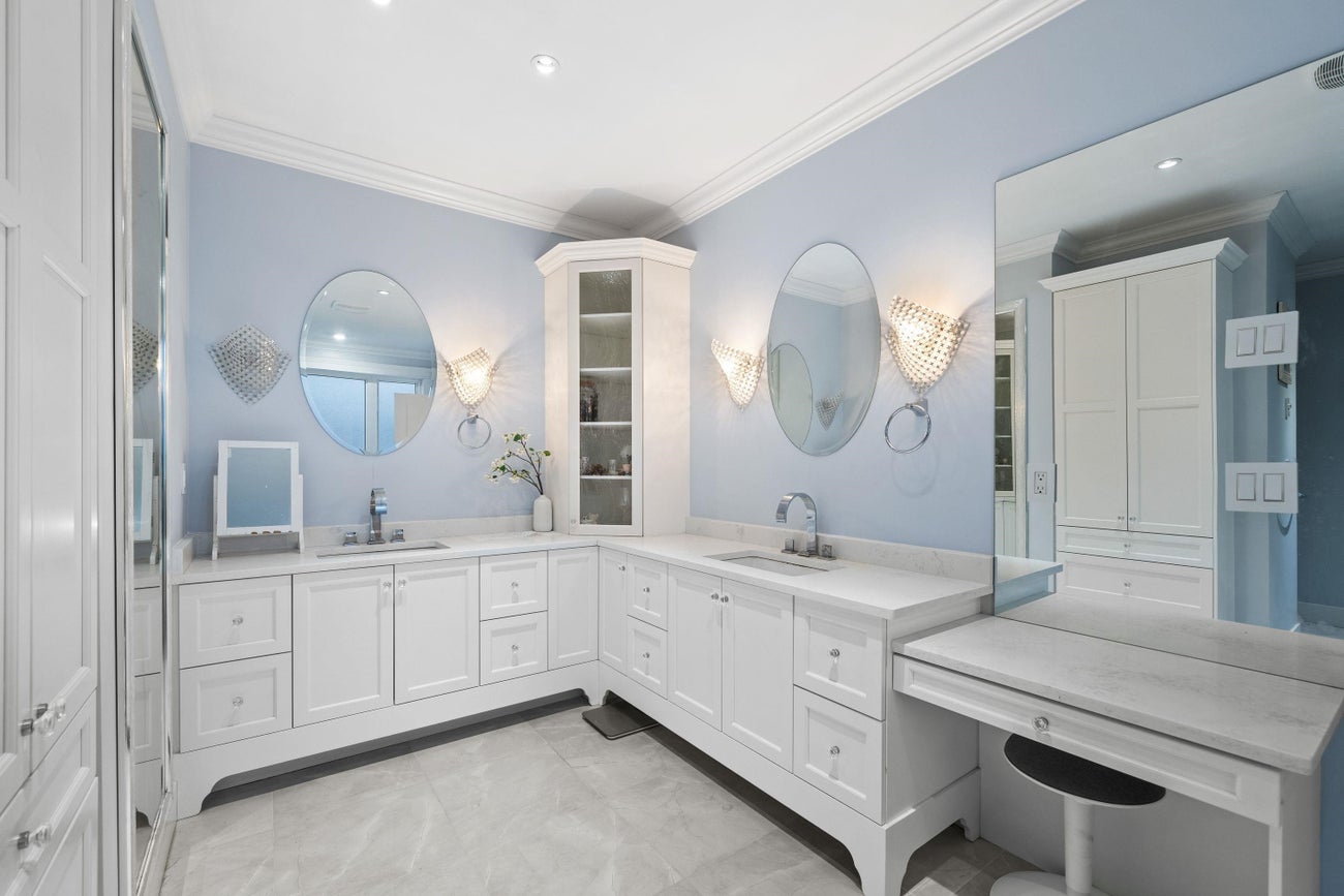 656 Blue Mountain Street - Coquitlam West Single Family Residence for Sale, 7 Bedrooms (R3086947)# - 17