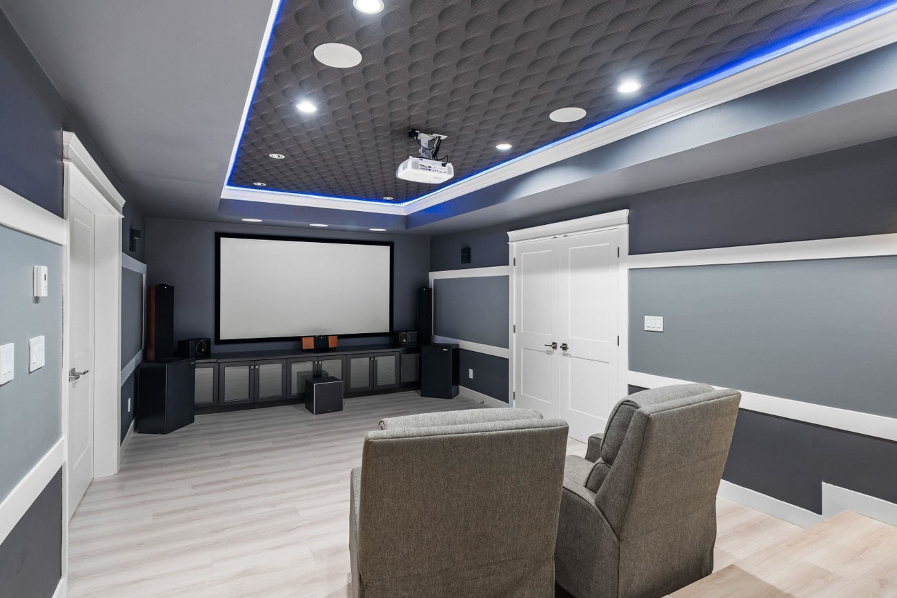 656 Blue Mountain Street - Coquitlam West Single Family Residence for Sale, 7 Bedrooms (R3086947)# - 25