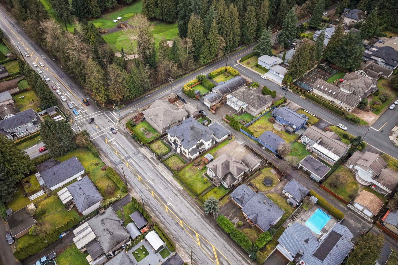 656 Blue Mountain Street - Coquitlam West Single Family Residence for Sale, 7 Bedrooms (R3086947)# - 37