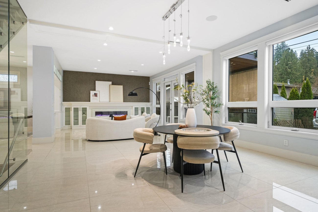 656 Blue Mountain Street - Coquitlam West Single Family Residence for Sale, 7 Bedrooms (R3086947)# - 6