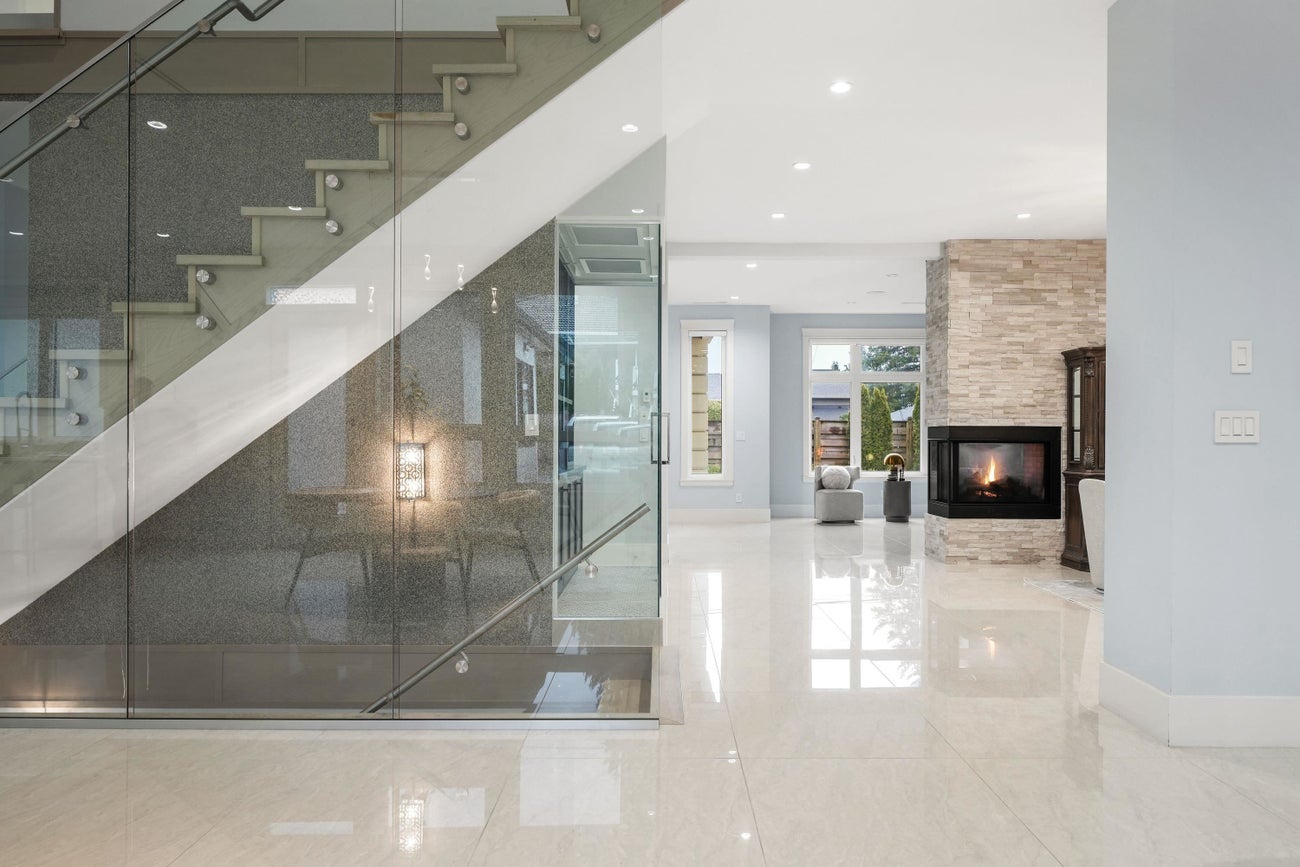 656 Blue Mountain Street - Coquitlam West Single Family Residence for Sale, 7 Bedrooms (R3086947)# - 8