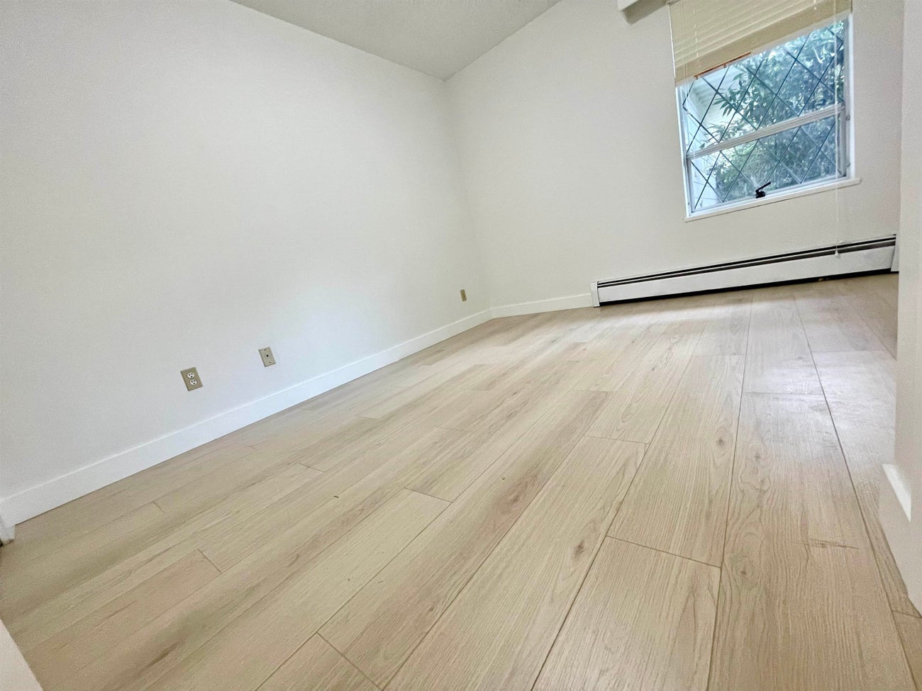657 Poirier Street - Central Coquitlam Single Family Residence for Sale, 3 Bedrooms (R3087039)# - 12