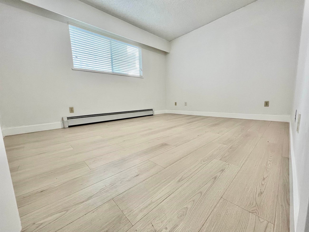 657 Poirier Street - Central Coquitlam Single Family Residence for Sale, 3 Bedrooms (R3087039)# - 13
