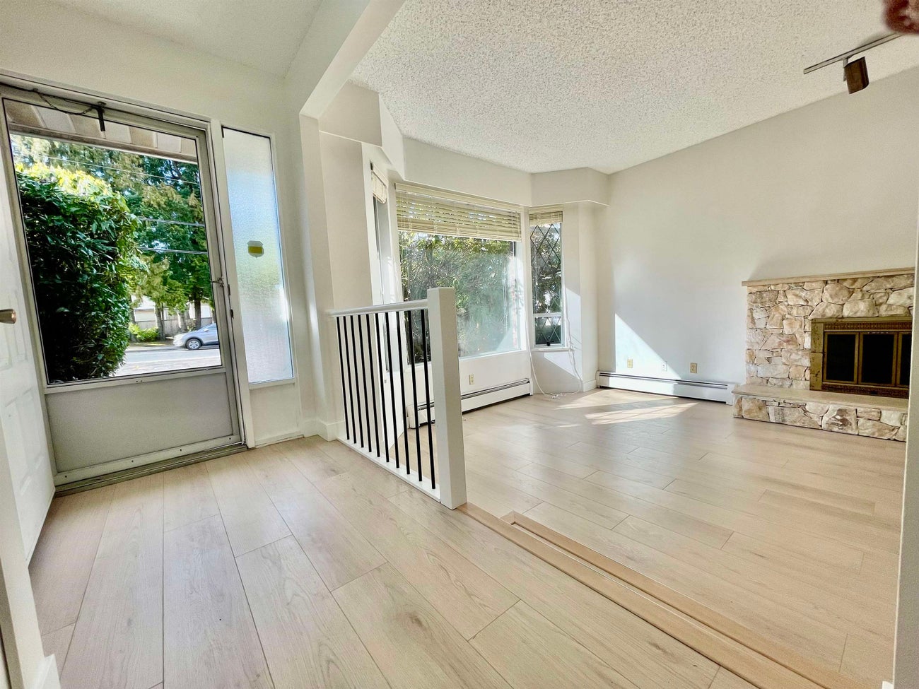 657 Poirier Street - Central Coquitlam Single Family Residence for Sale, 3 Bedrooms (R3087039)# - 3