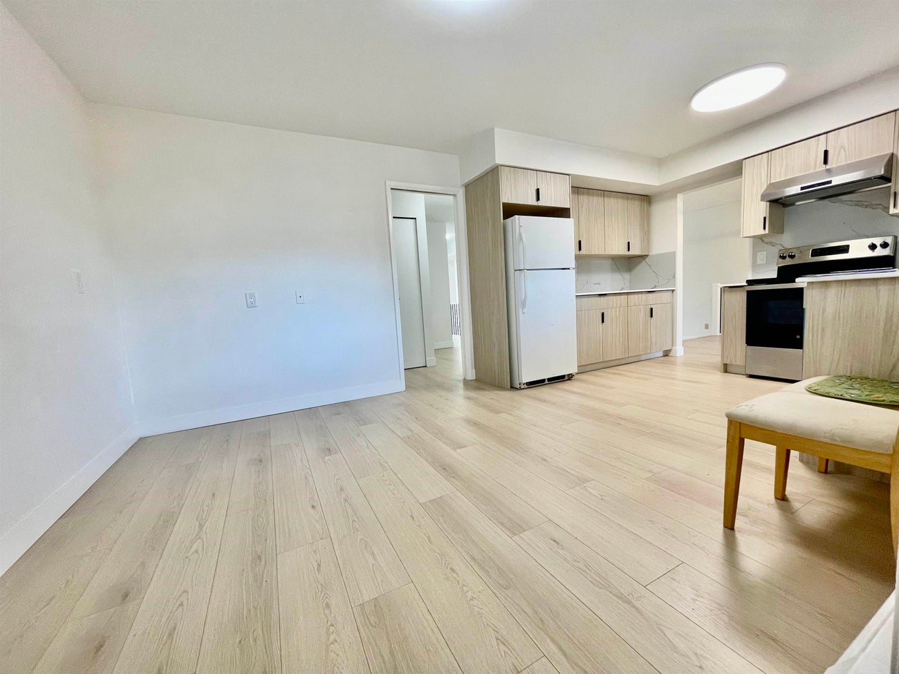 657 Poirier Street - Central Coquitlam Single Family Residence for Sale, 3 Bedrooms (R3087039)# - 9
