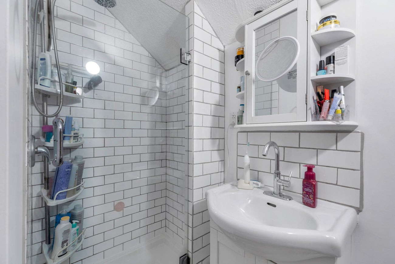 125 N Gilmore Avenue - Vancouver Heights Single Family Residence for Sale, 4 Bedrooms (R3087700)# - 27