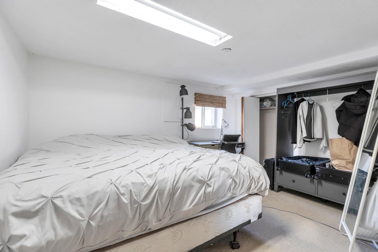 125 N Gilmore Avenue - Vancouver Heights Single Family Residence for Sale, 4 Bedrooms (R3087700)# - 28