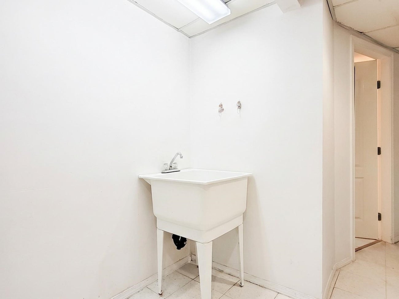 2519 Penshurst Court - Coquitlam East Single Family Residence for Sale, 4 Bedrooms (R3087828)# - 33