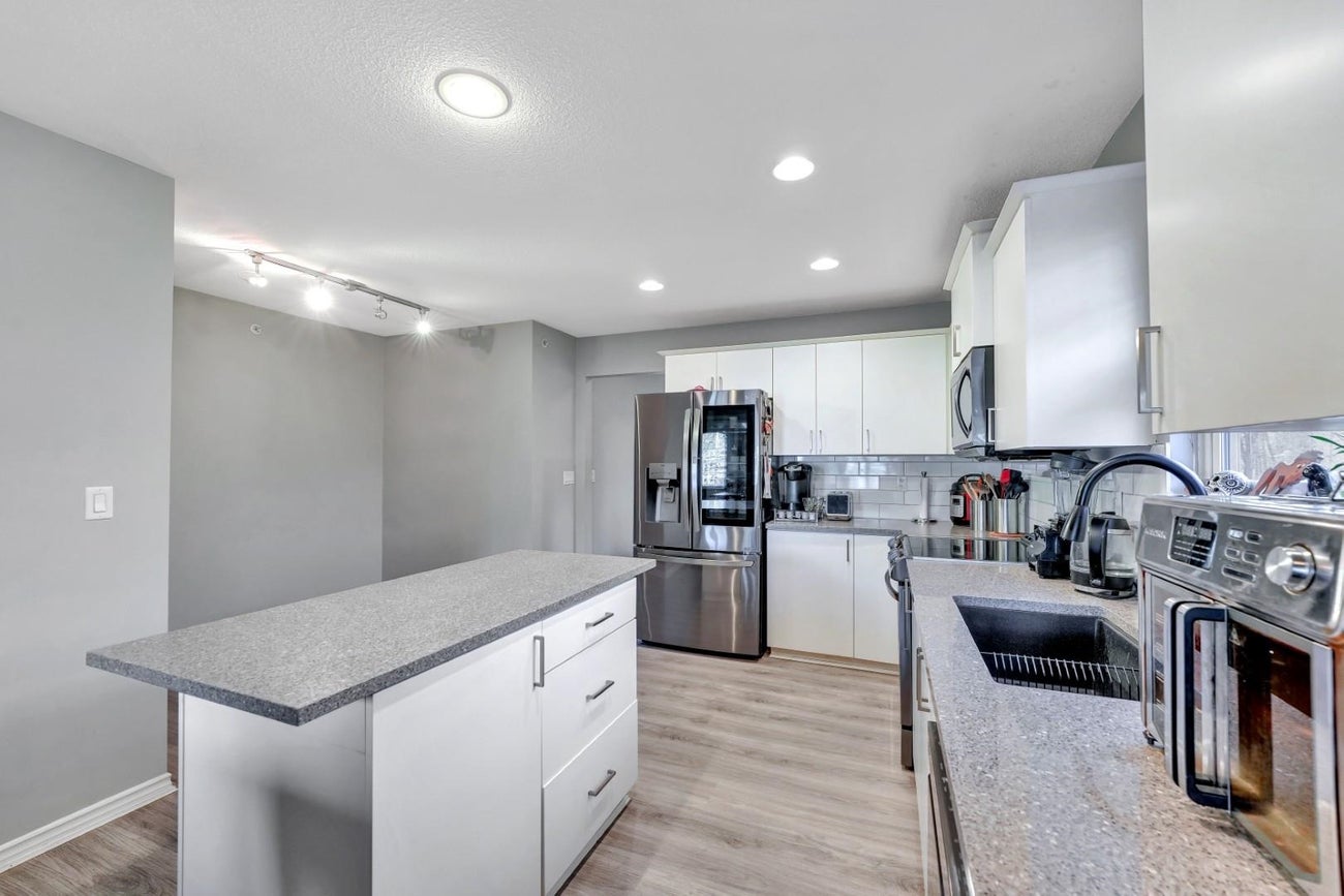 420 - 3000 Riverbend Drive - Coquitlam East Single Family Residence for Sale, 5 Bedrooms (R3087974)# - 9