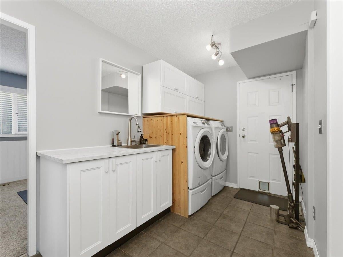 385 Hickey Drive - Coquitlam East Single Family Residence for Sale, 5 Bedrooms (R3088082)# - 17