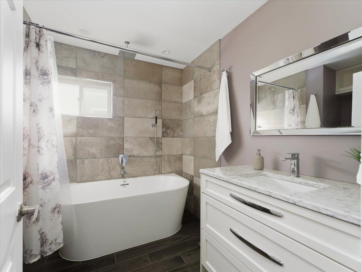 385 Hickey Drive - Coquitlam East Single Family Residence for Sale, 5 Bedrooms (R3088082)# - 25