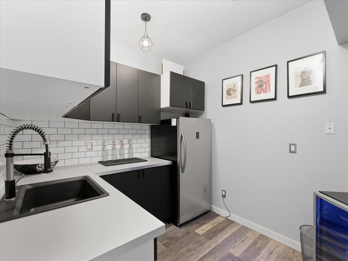 385 Hickey Drive - Coquitlam East Single Family Residence for Sale, 5 Bedrooms (R3088082)# - 28