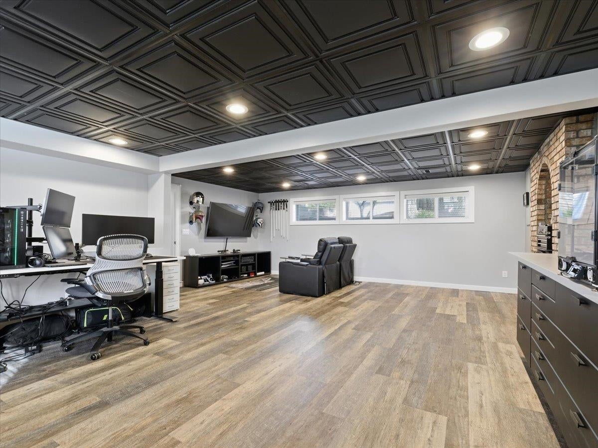 385 Hickey Drive - Coquitlam East Single Family Residence for Sale, 5 Bedrooms (R3088082)# - 31