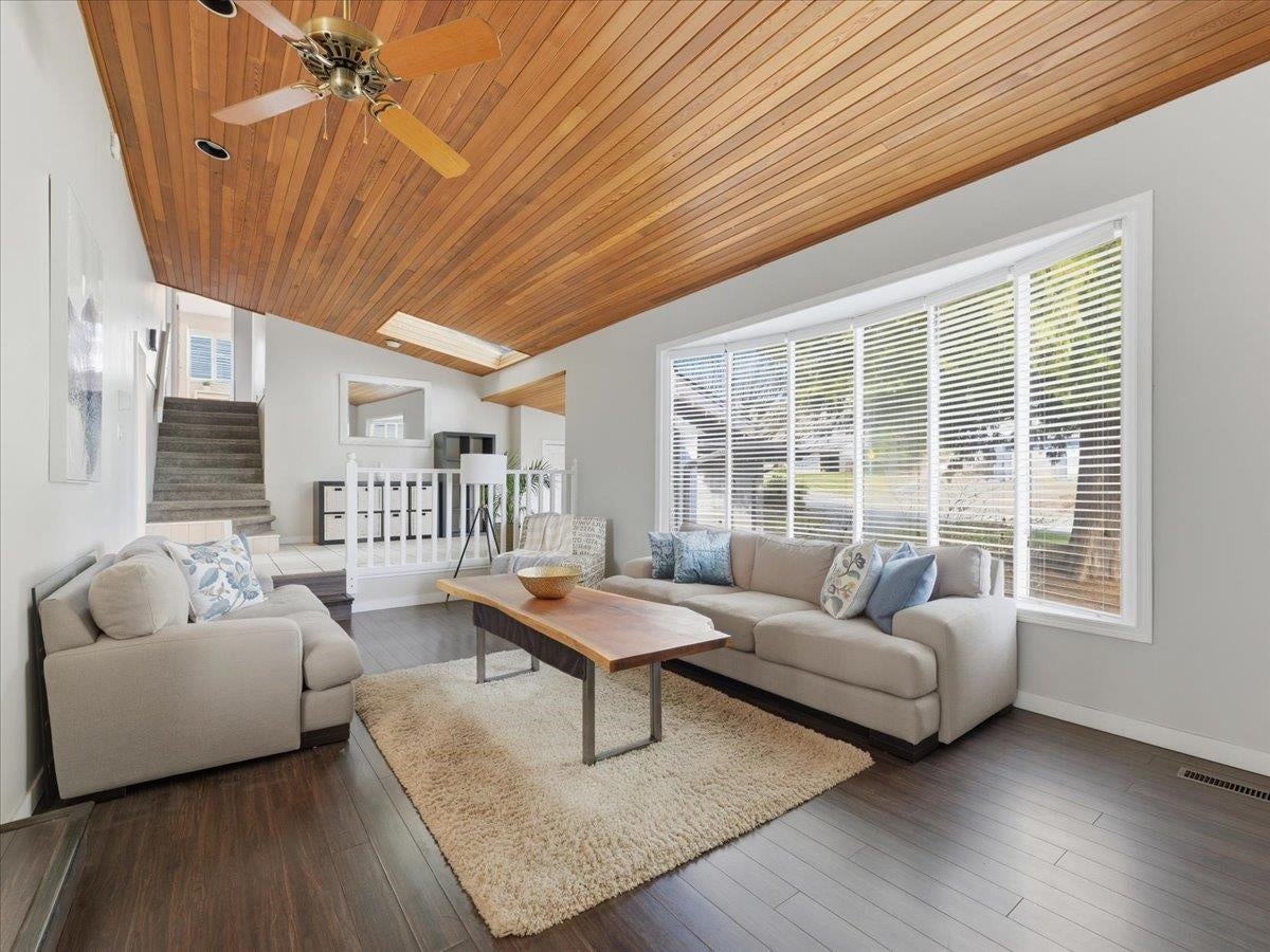 385 Hickey Drive - Coquitlam East Single Family Residence for Sale, 5 Bedrooms (R3088082)# - 8