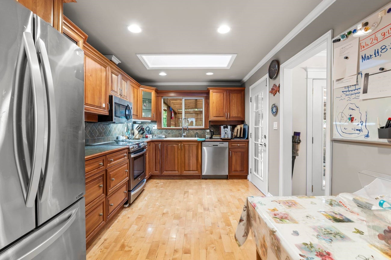 317 Gloucester Court - Coquitlam East Single Family Residence for Sale, 4 Bedrooms (R3088150)# - 10