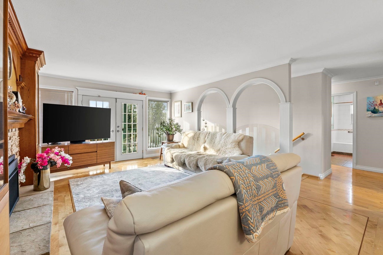 317 Gloucester Court - Coquitlam East Single Family Residence for Sale, 4 Bedrooms (R3088150)# - 5