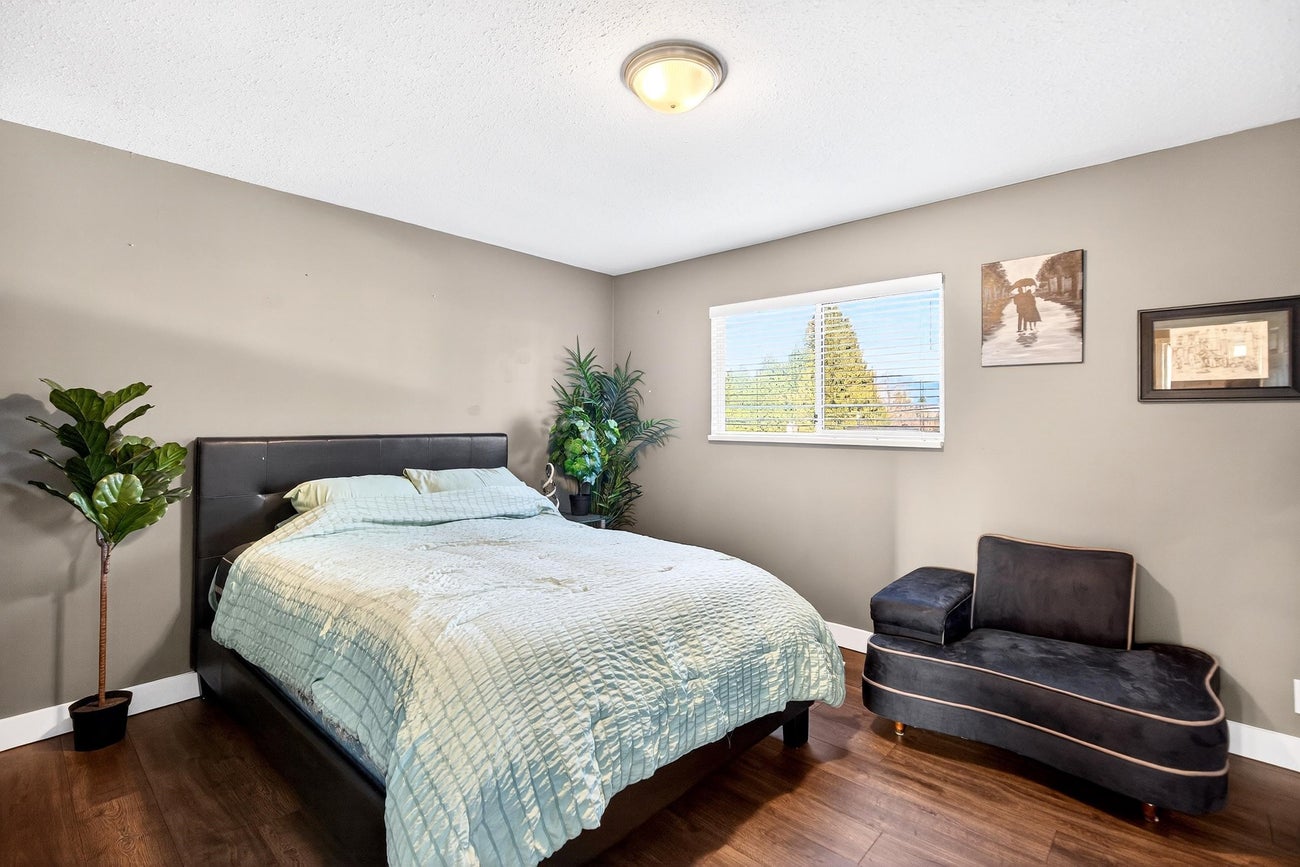 928 Stanton Avenue - Coquitlam West Single Family Residence for Sale, 4 Bedrooms (R3088647)# - 11