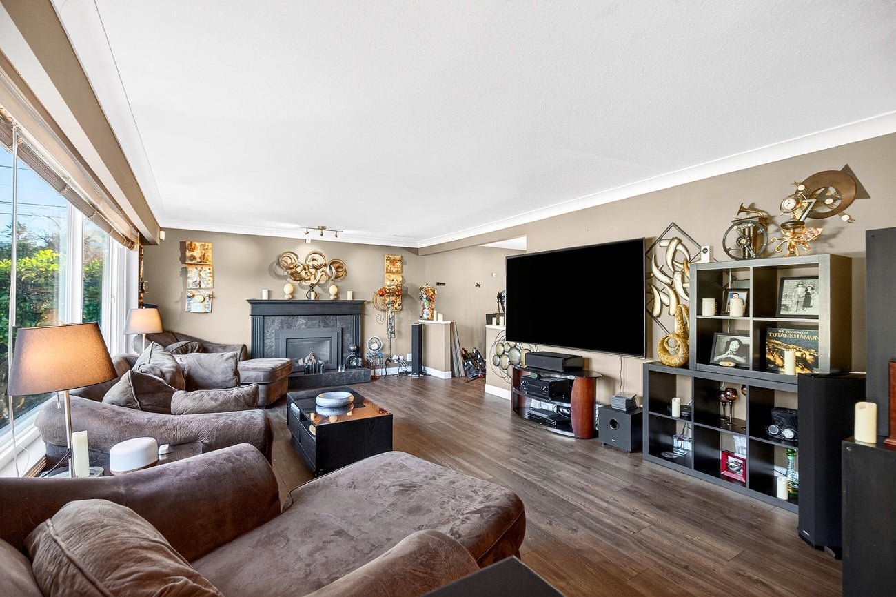 928 Stanton Avenue - Coquitlam West Single Family Residence for Sale, 4 Bedrooms (R3088647)# - 7