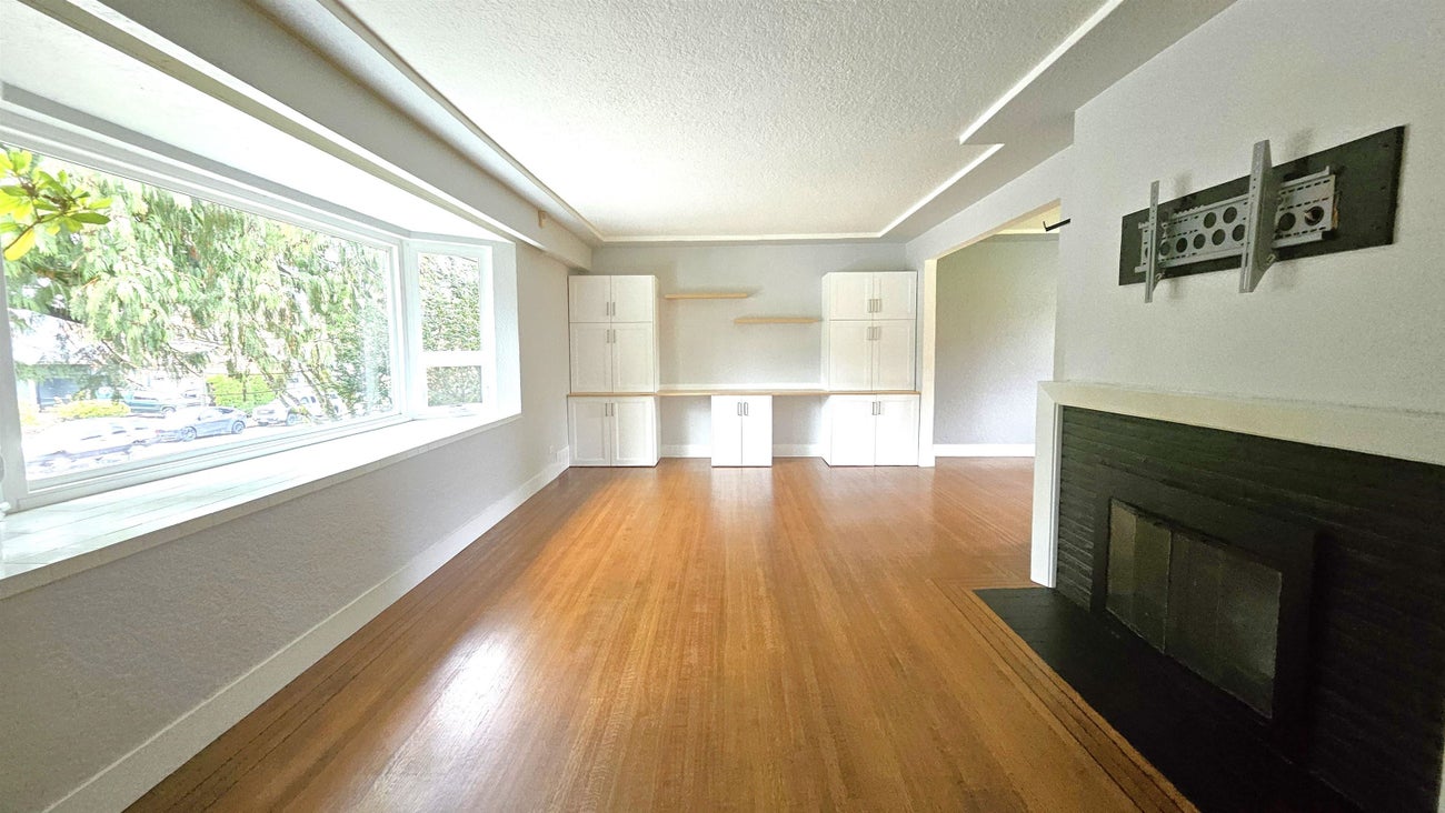 845 Smith Avenue - Coquitlam West Single Family Residence for Sale, 4 Bedrooms (R3088704)# - 3