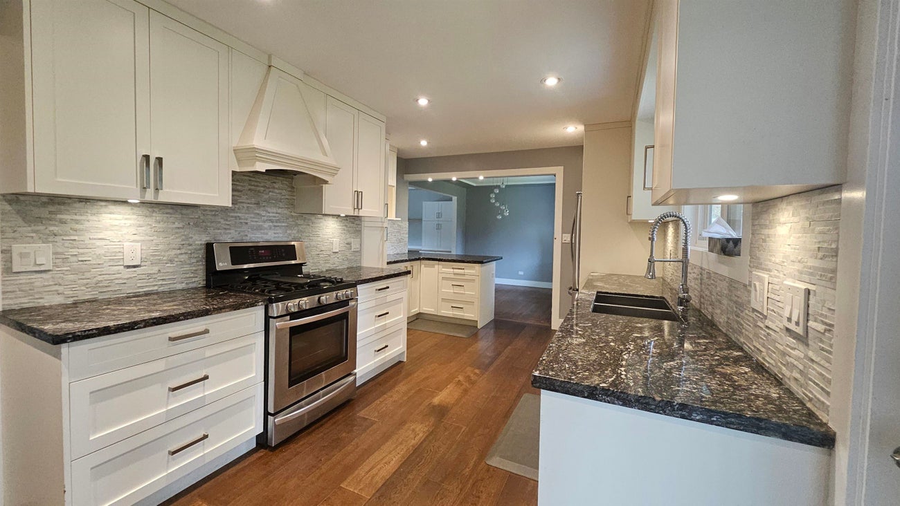 845 Smith Avenue - Coquitlam West Single Family Residence for Sale, 4 Bedrooms (R3088704)# - 6