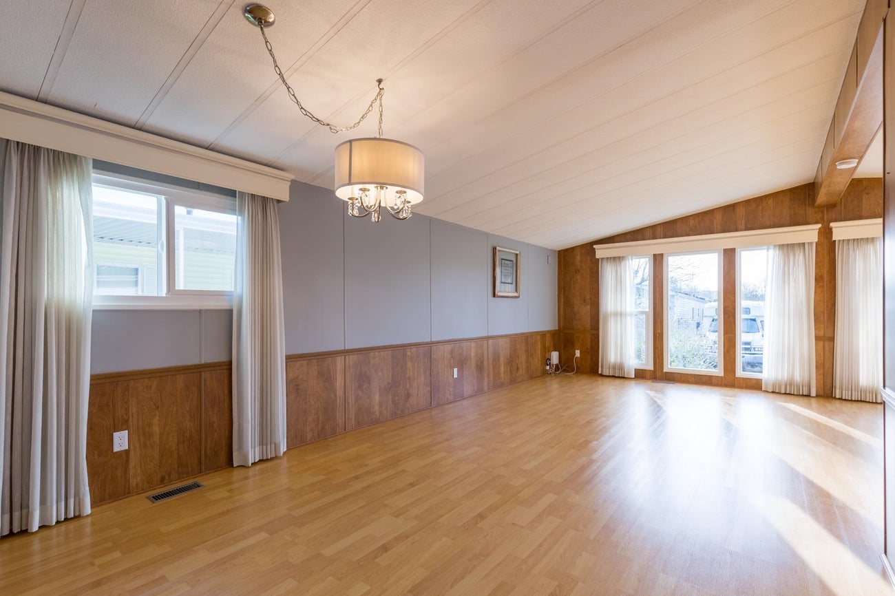 107 - 145 King Edwards Street - Maillardville Manufactured Home for Sale, 2 Bedrooms (R3088735)# - 15 107 - 145 King Edwards Street - Maillardville Manufactured Home for Sale, 2 Bedrooms (R3088735)# - 15