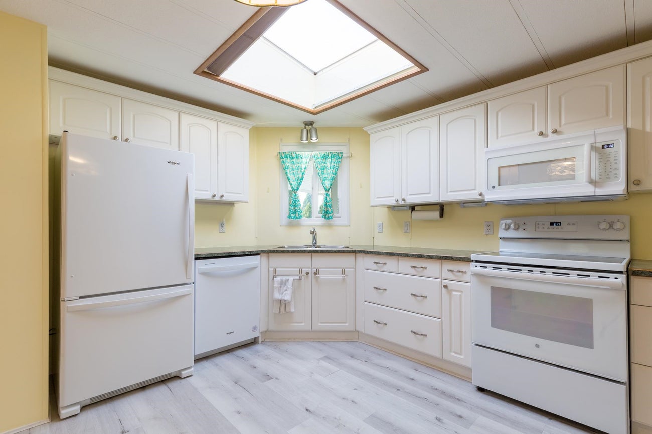 107 - 145 King Edwards Street - Maillardville Manufactured Home for Sale, 2 Bedrooms (R3088735)# - 18