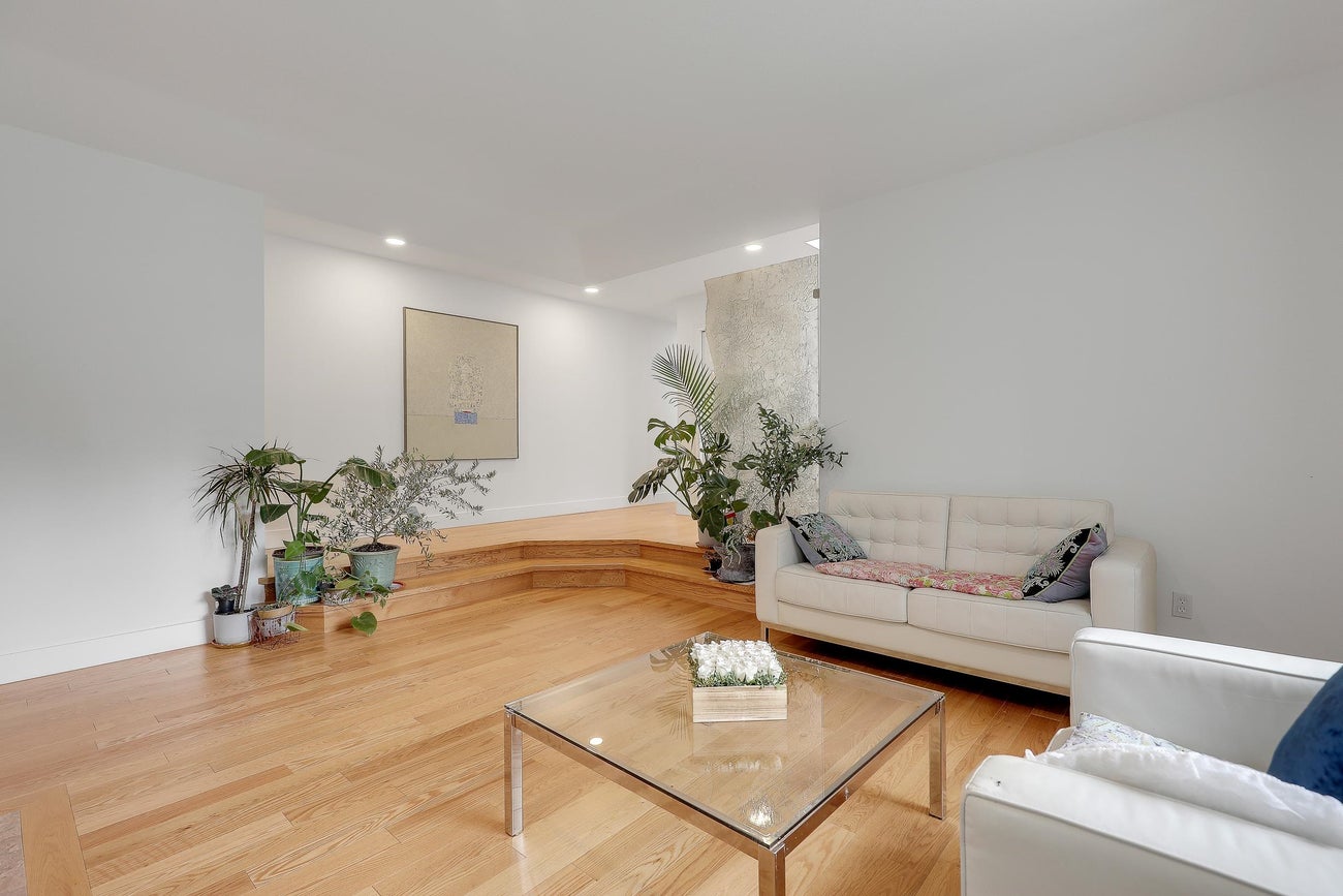 907 Sprice Avenue - Coquitlam West Single Family Residence for Sale, 6 Bedrooms (R3088929)# - 6