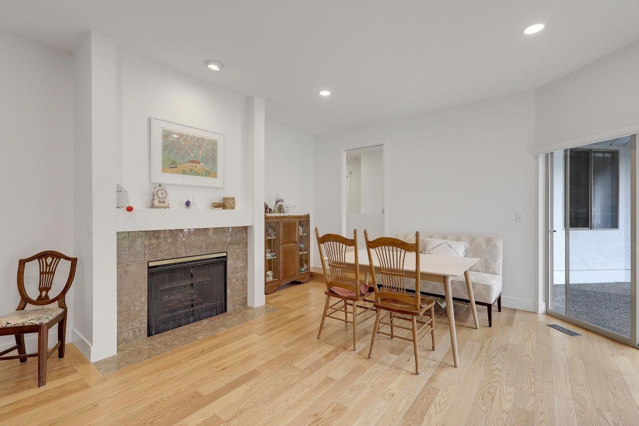 907 Sprice Avenue - Coquitlam West Single Family Residence for Sale, 6 Bedrooms (R3088929)# - 8