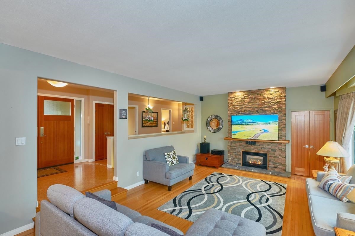 630 Sydney Avenue - Coquitlam West Single Family Residence for Sale, 6 Bedrooms (R3089729)# - 10