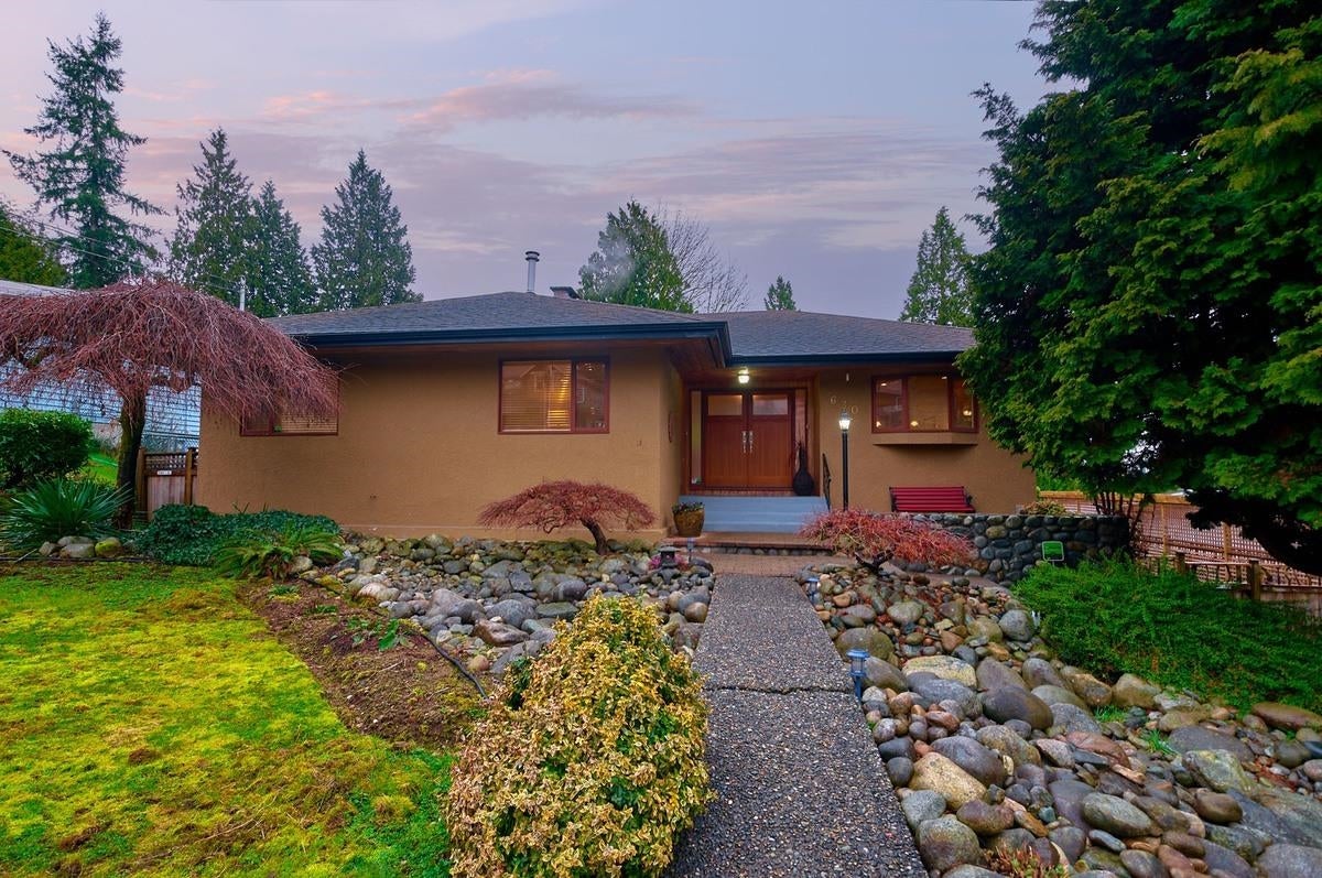 630 Sydney Avenue - Coquitlam West Single Family Residence for Sale, 6 Bedrooms (R3089729)# - 1