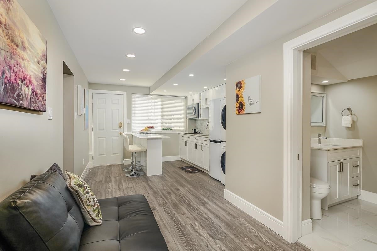 630 Sydney Avenue - Coquitlam West Single Family Residence for Sale, 6 Bedrooms (R3089729)# - 33