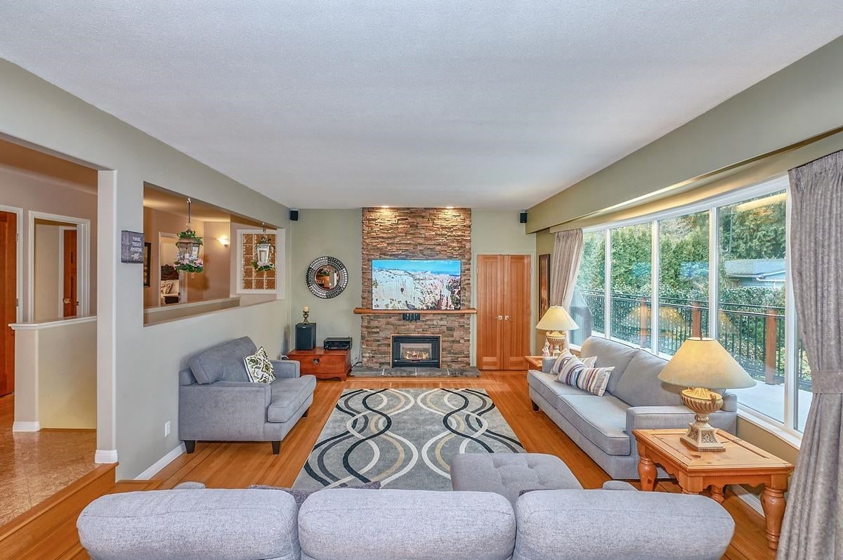 630 Sydney Avenue - Coquitlam West Single Family Residence for Sale, 6 Bedrooms (R3089729)# - 8