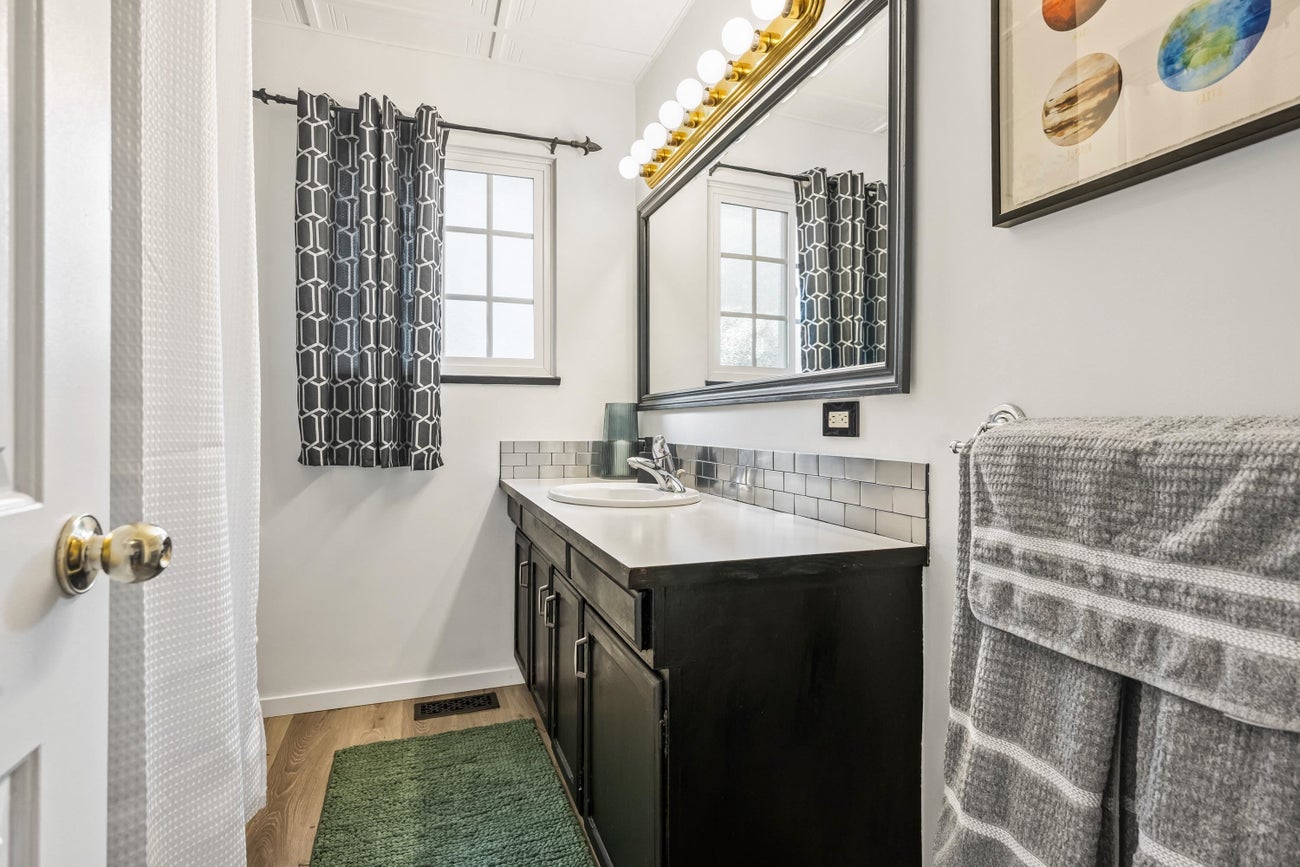 2560 Haversley Avenue - Coquitlam East Single Family Residence for Sale, 4 Bedrooms (R3089767)# - 24