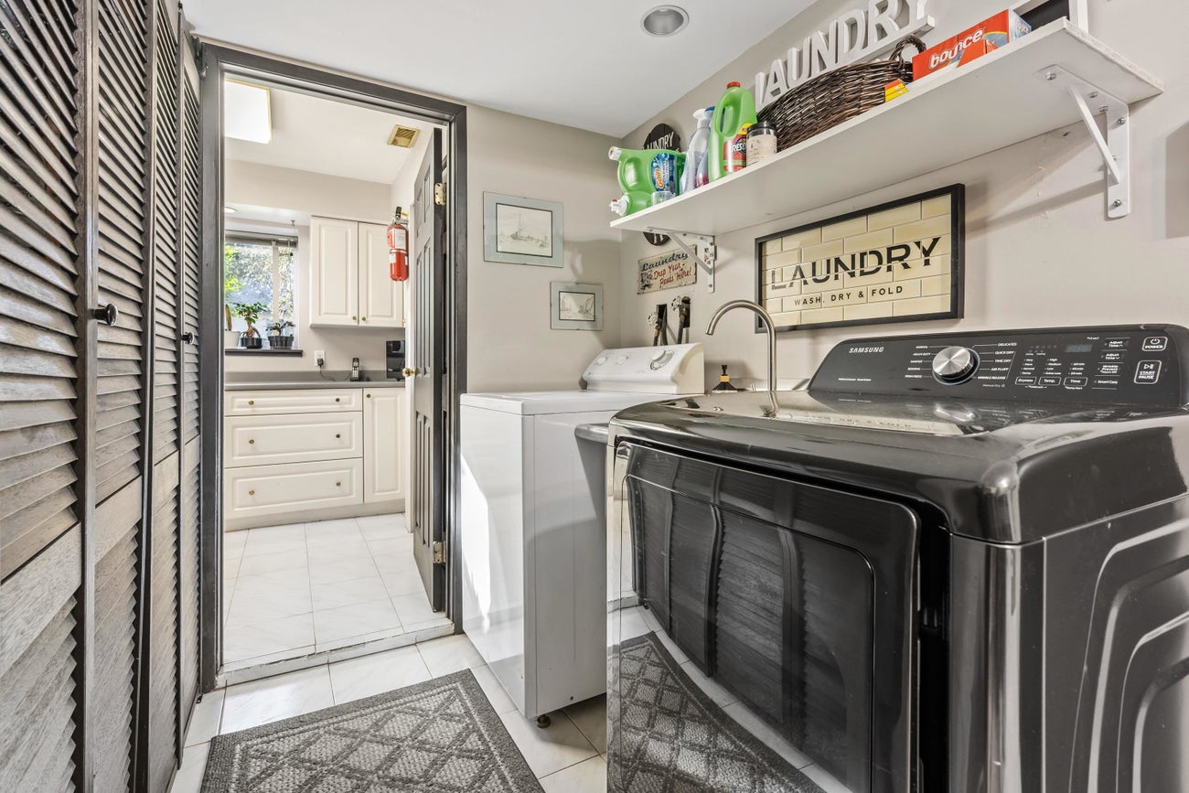 2560 Haversley Avenue - Coquitlam East Single Family Residence for Sale, 4 Bedrooms (R3089767)# - 25