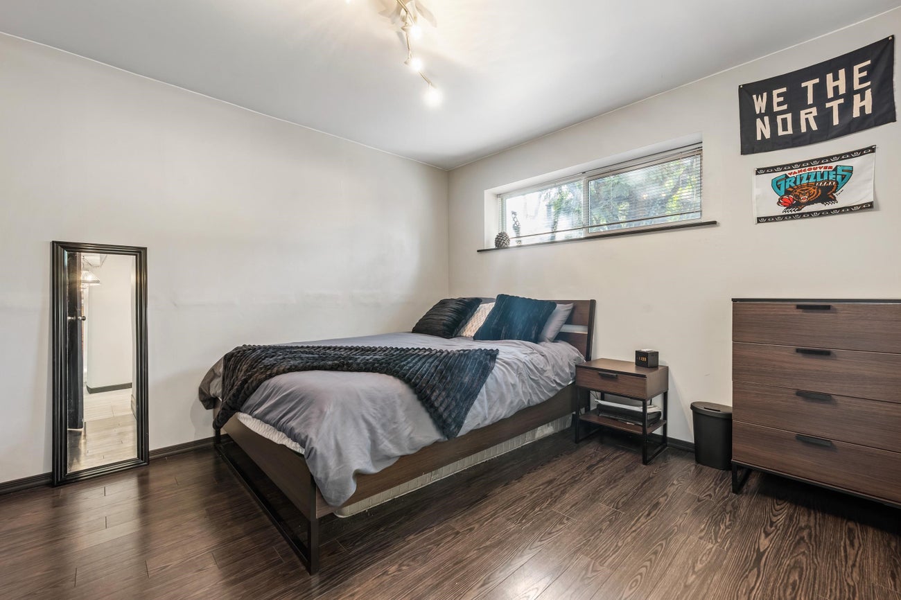 2560 Haversley Avenue - Coquitlam East Single Family Residence for Sale, 4 Bedrooms (R3089767)# - 29