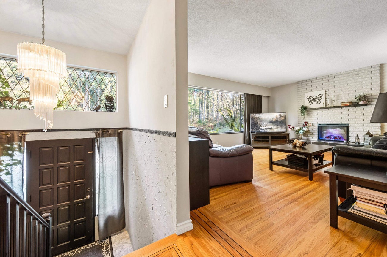 2560 Haversley Avenue - Coquitlam East Single Family Residence for Sale, 4 Bedrooms (R3089767)# - 5