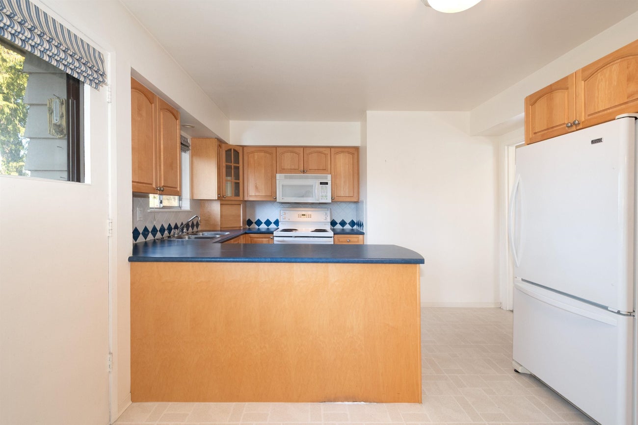 712 Macintosh Street - Central Coquitlam Single Family Residence for Sale, 3 Bedrooms (R3090305)# - 10