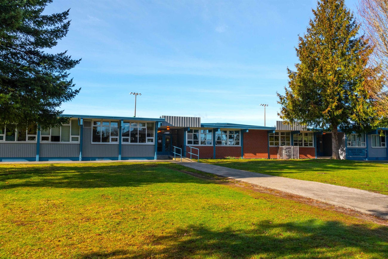 712 Macintosh Street - Central Coquitlam Single Family Residence for Sale, 3 Bedrooms (R3090305)# - 40