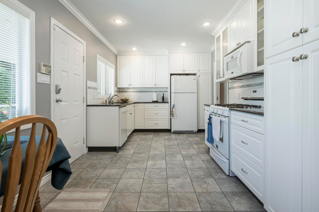 541 Cochrane Avenue - Coquitlam West single-family-residence for Sale, 5 Bedrooms (R3090326)# - 15