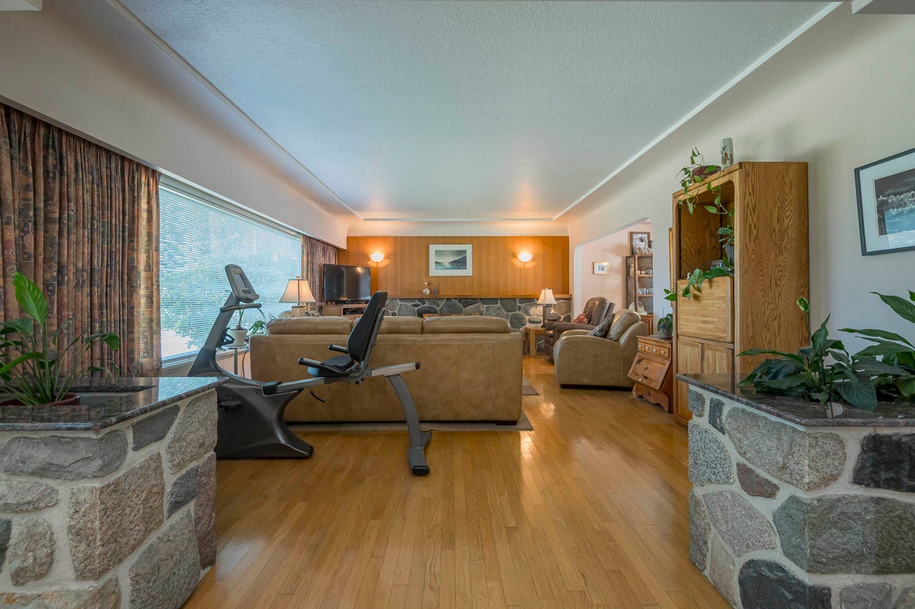 541 Cochrane Avenue - Coquitlam West single-family-residence for Sale, 5 Bedrooms (R3090326)# - 6